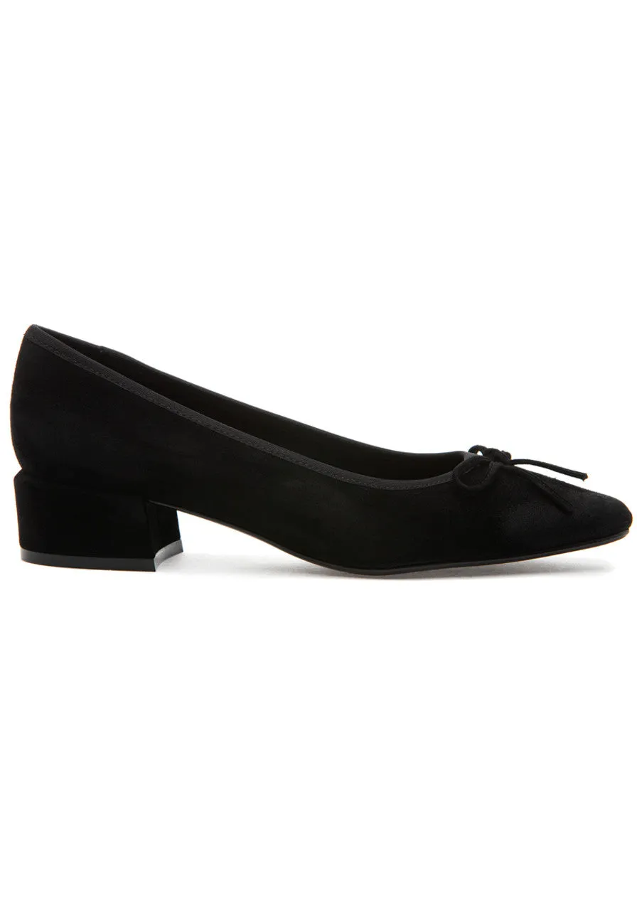 The Low Heel Pump with Bow in Black