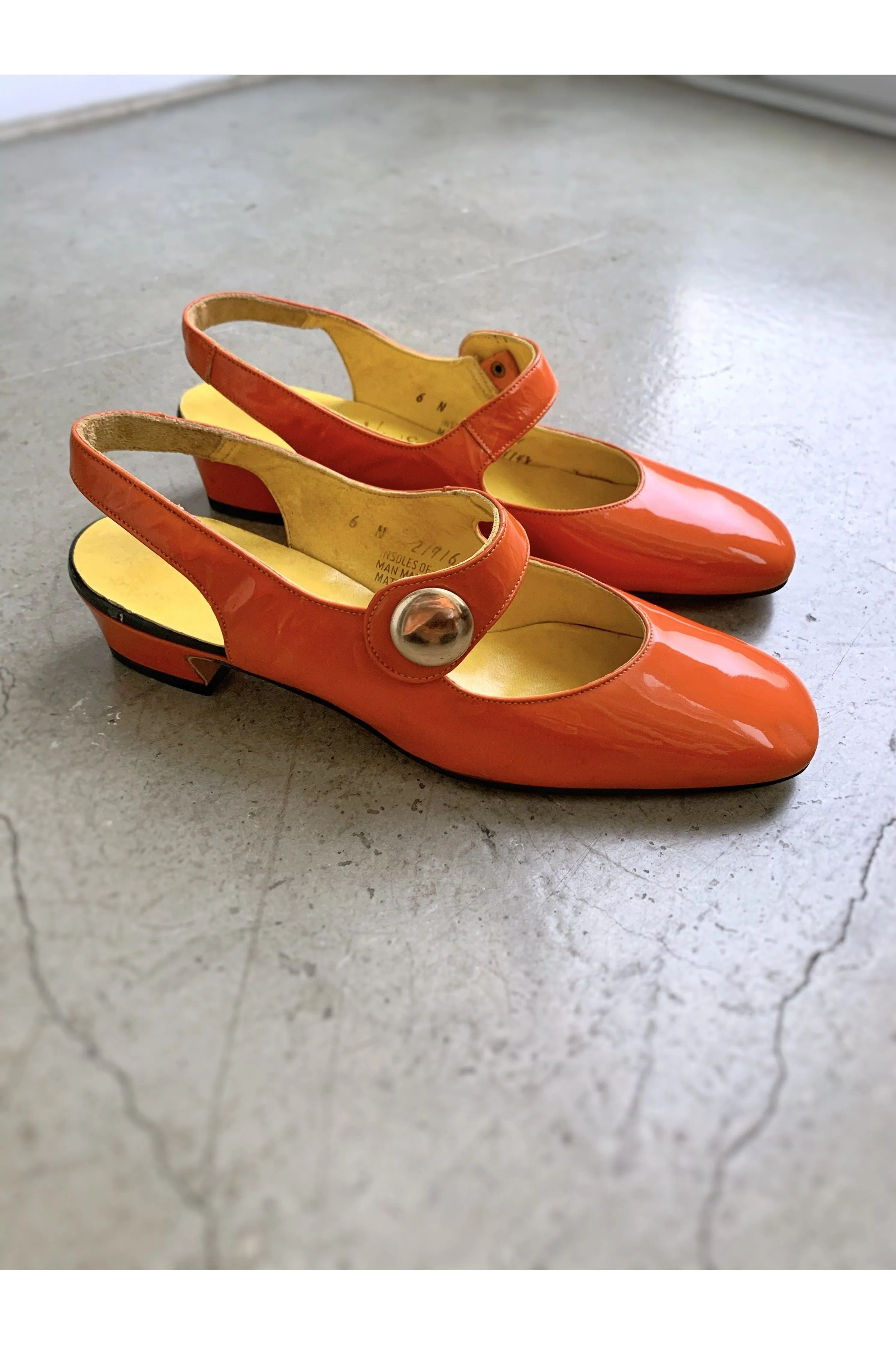 Vintage Mod 60’s Patent Orange Mary Janes - 6N