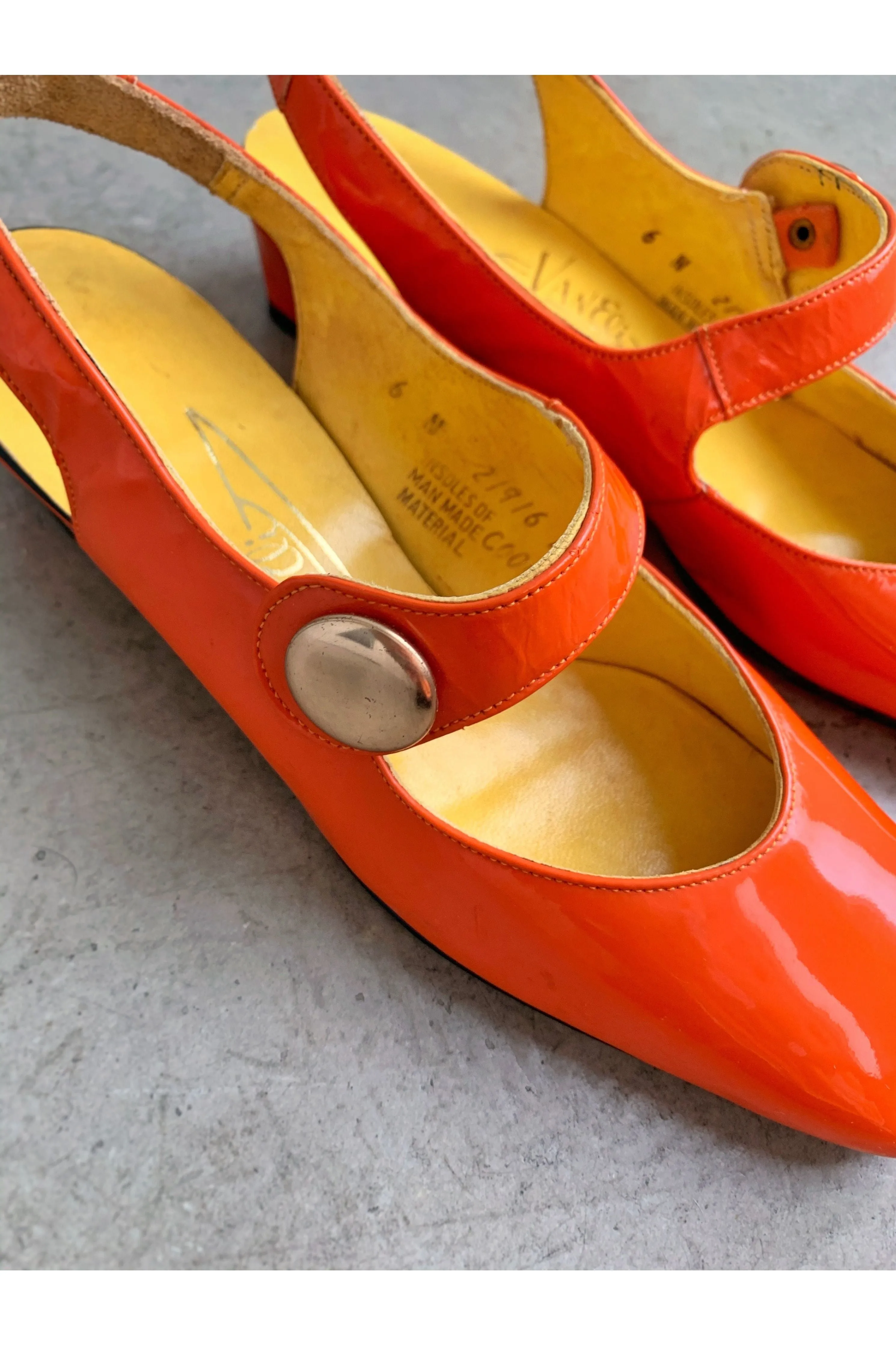 Vintage Mod 60’s Patent Orange Mary Janes - 6N